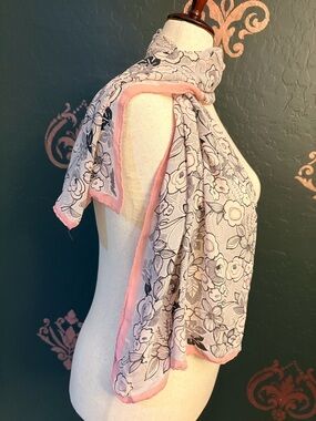 Floral Pattern Lightweight Scarf with Pink Trim